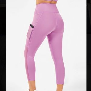Mila High Waisted Pocket Capri Leggings